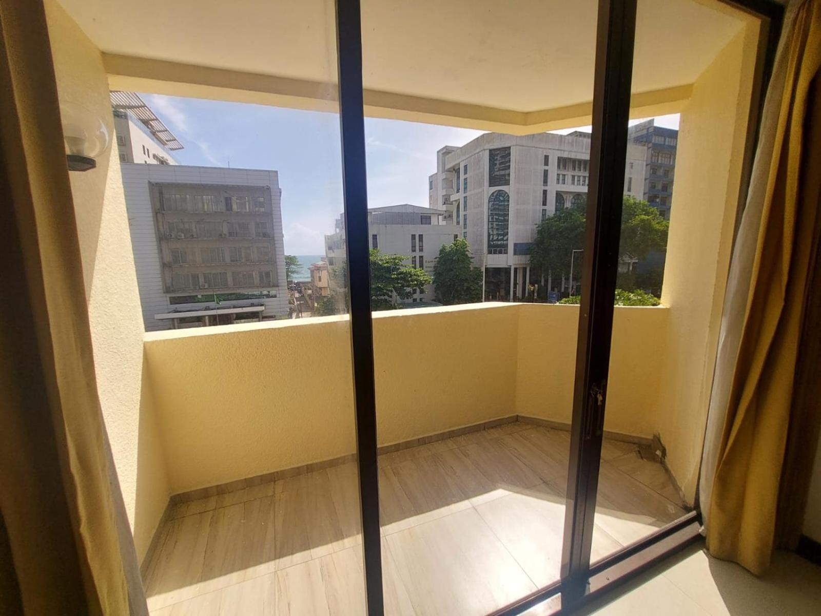 Apartment Ceylon Apartments - Crescat Residencies Colombo