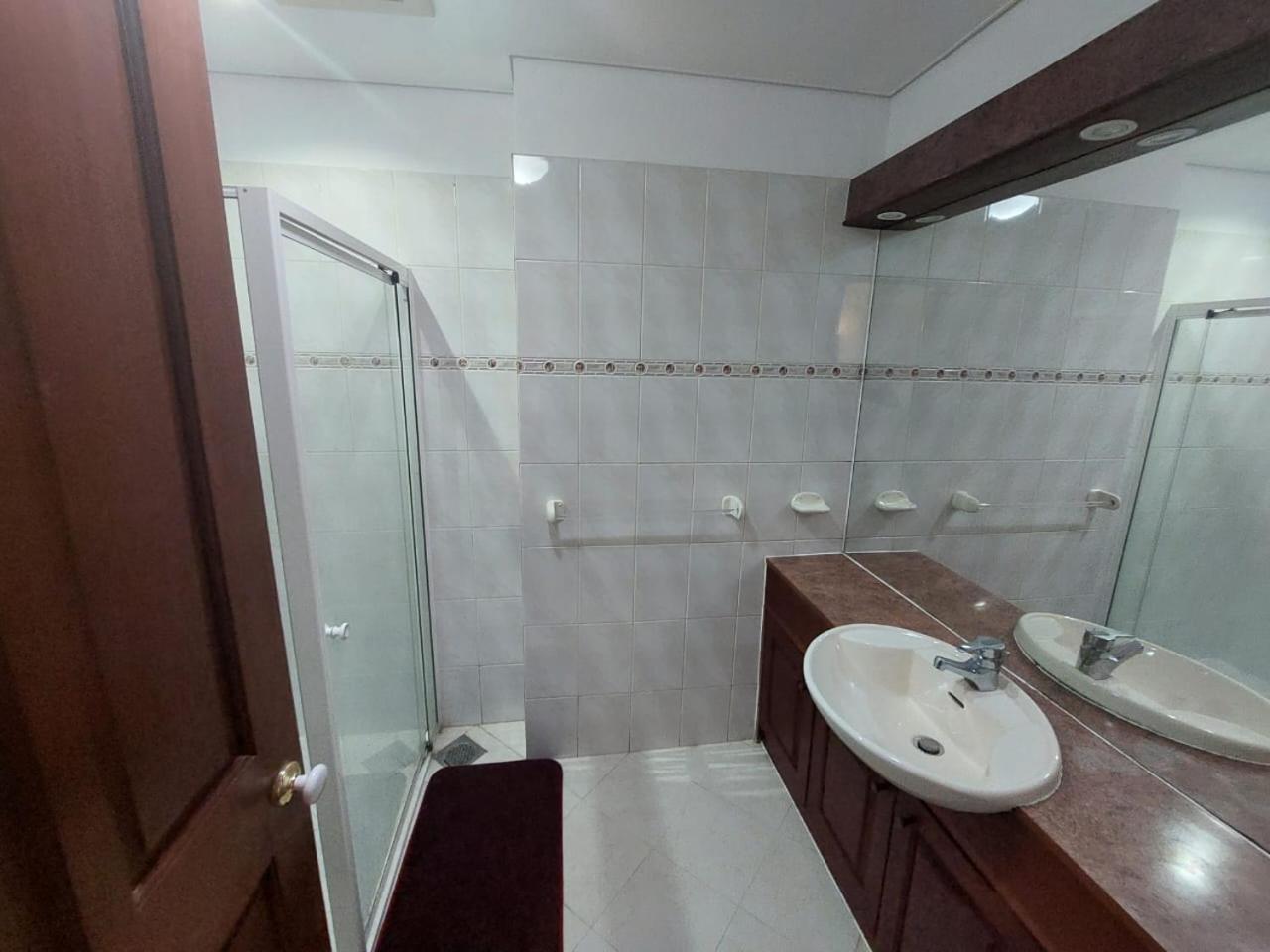 Ceylon Array - Crescat Residencies Apartment Colombo