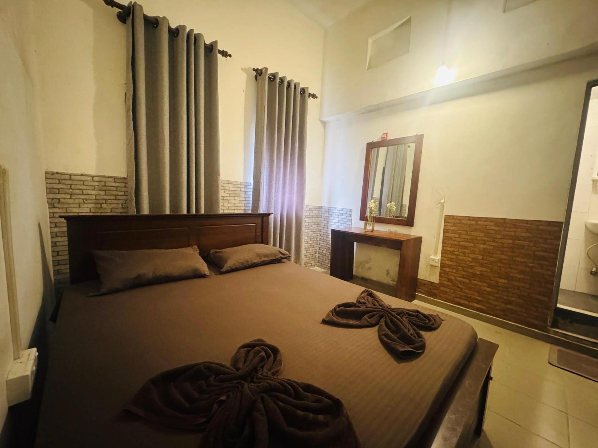 Iguana Hotel *