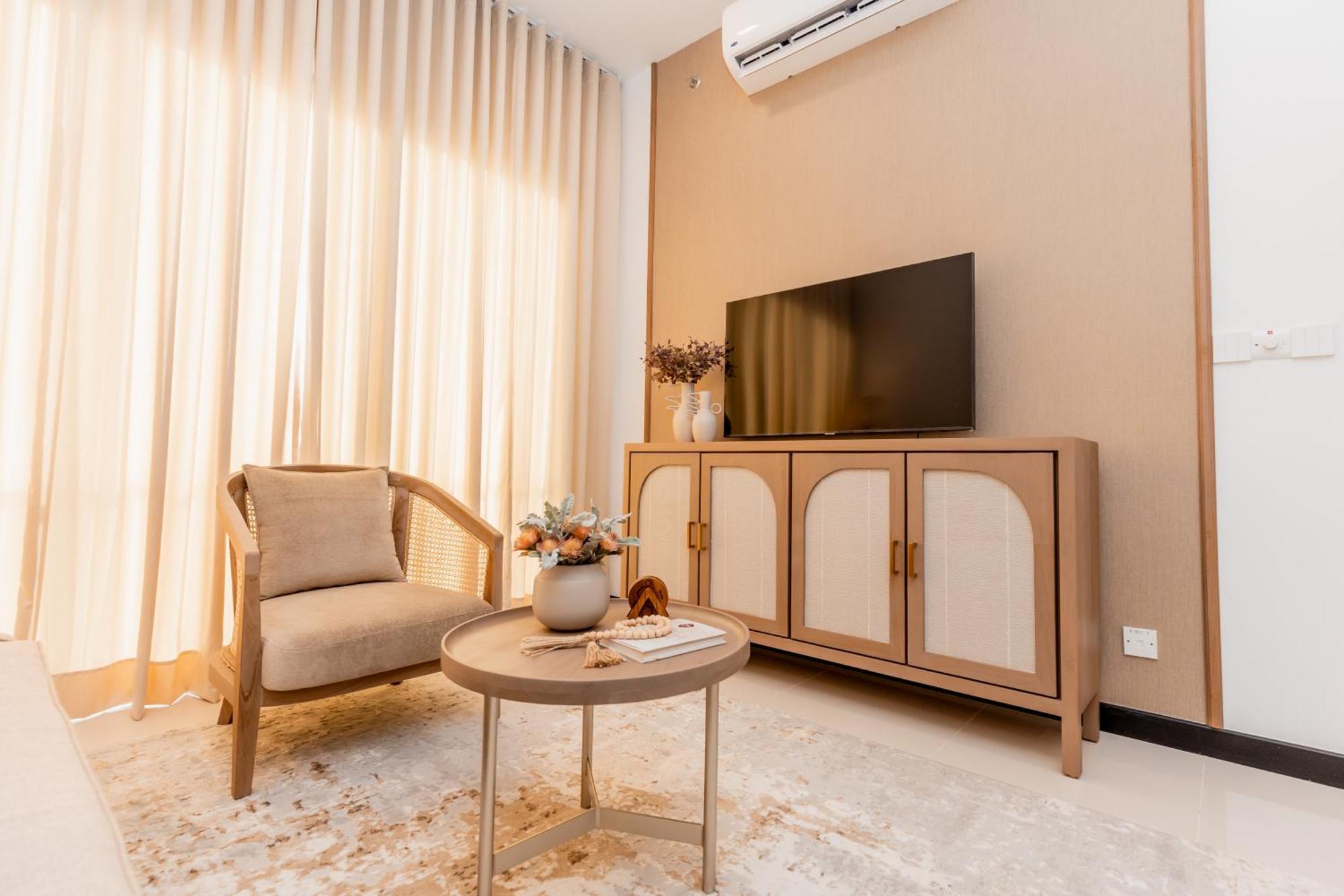 Royale Trizen By Pinnacle Apartment