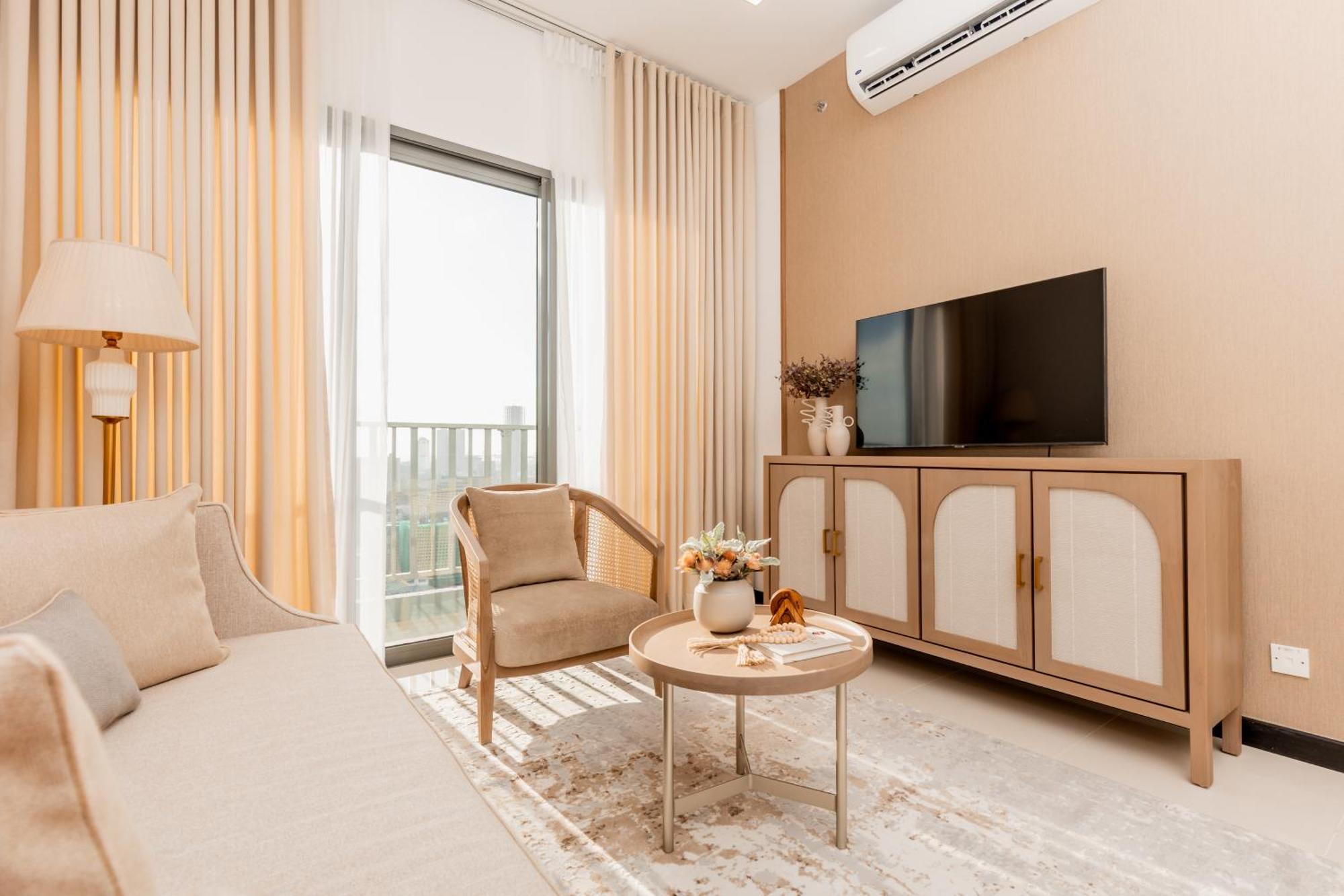 Royale Trizen By Pinnacle Apartment *