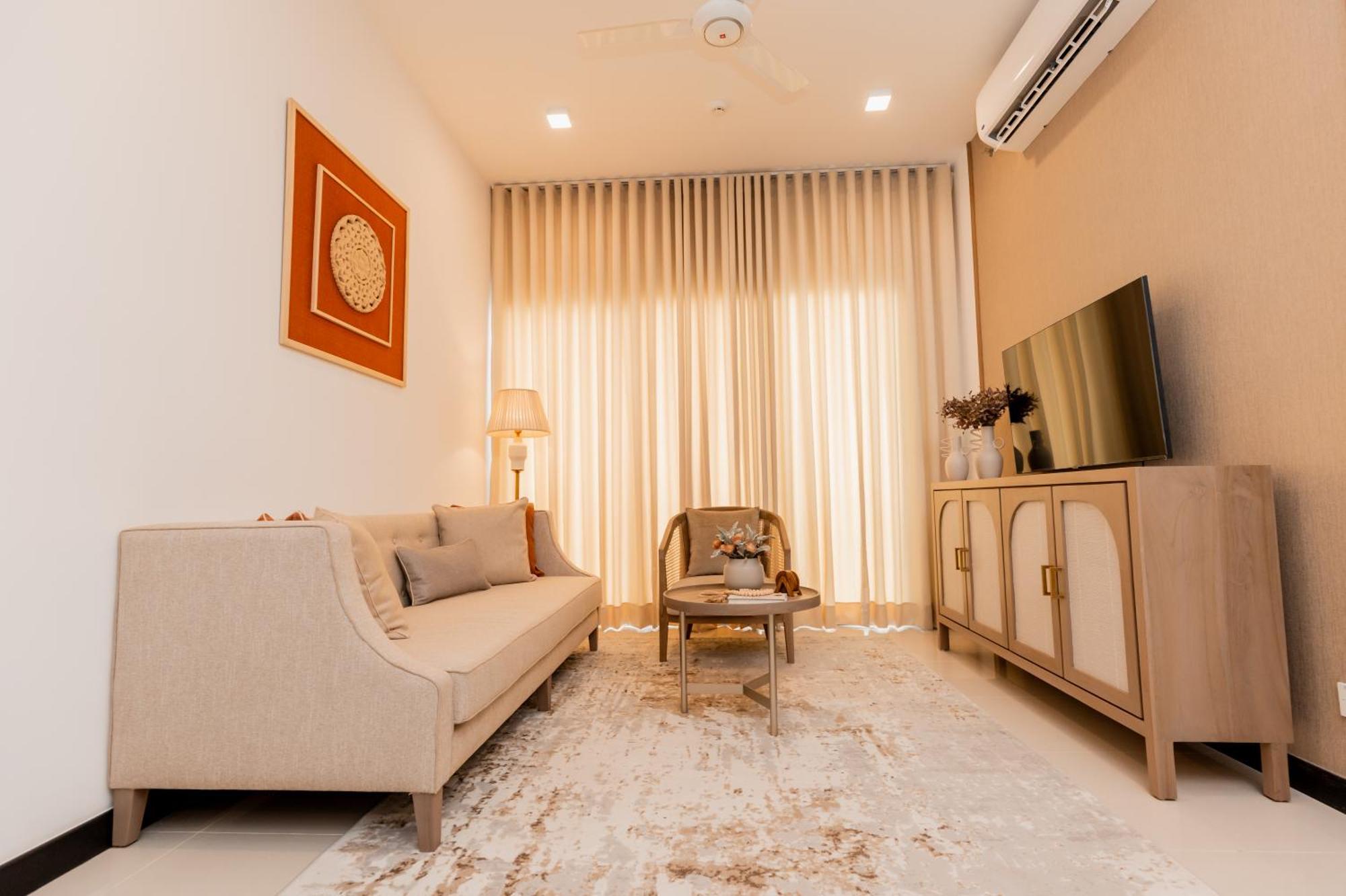 Royale Trizen By Pinnacle *