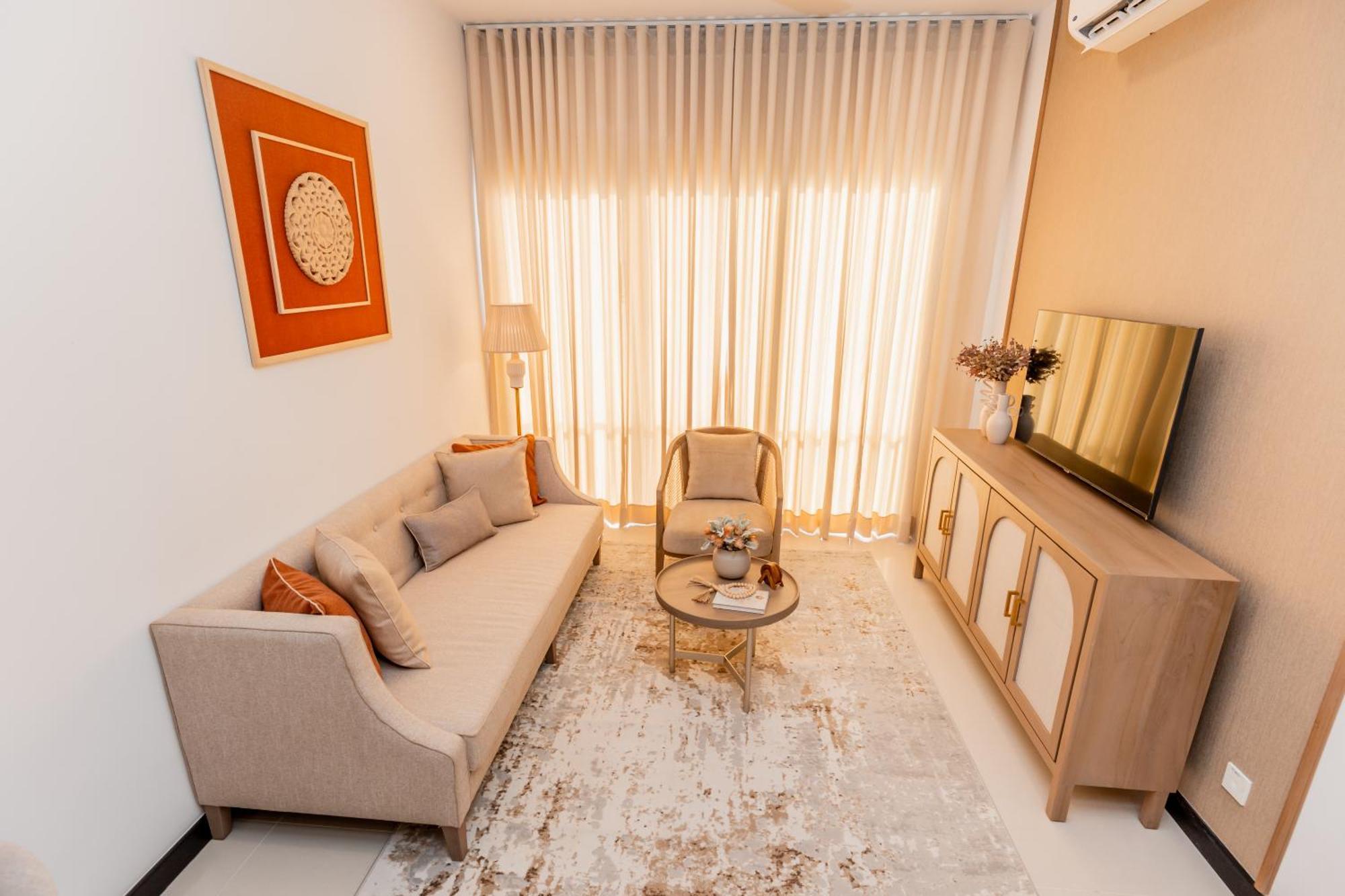 Royale Trizen By Pinnacle * Colombo