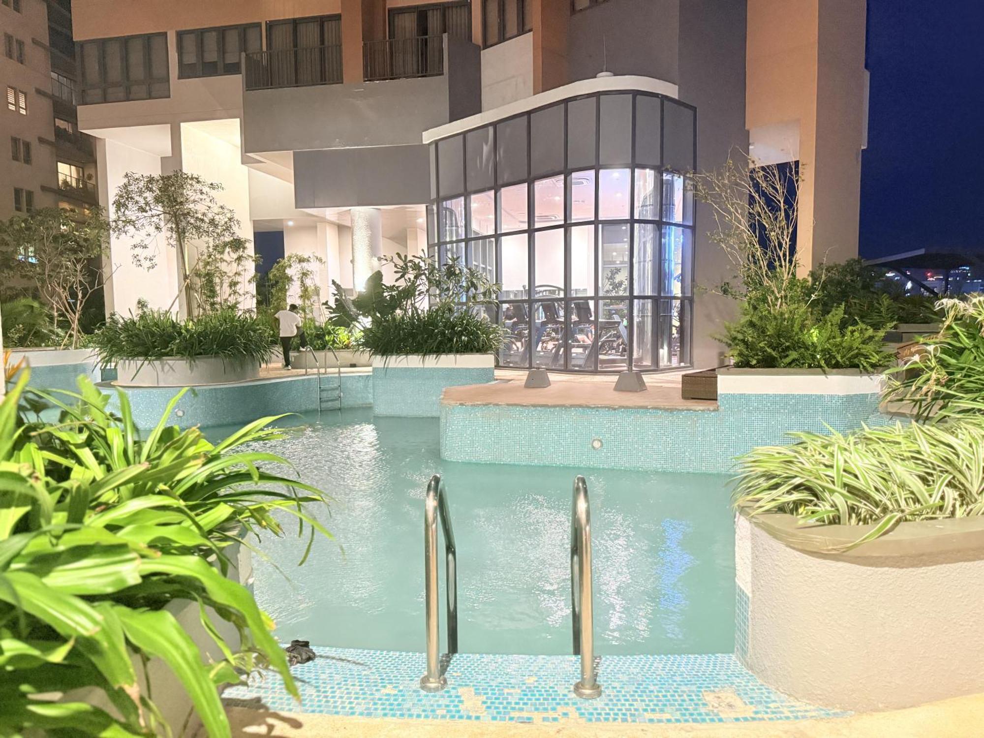 Chevalra Luxury Tri-zen In - Galle-face & Lotus Tower View