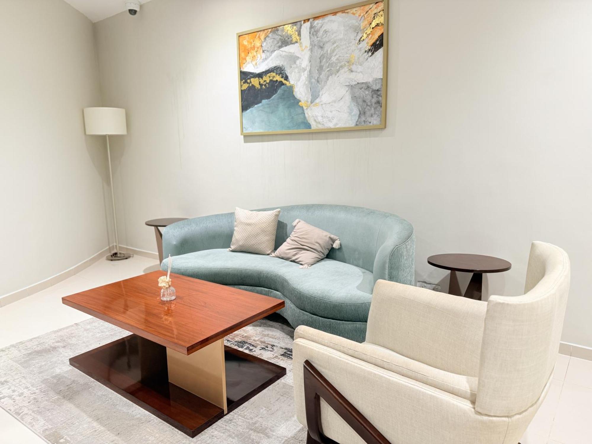 Chevalra Luxury Tri-zen In - Galle-face & Lotus Tower View * Colombo
