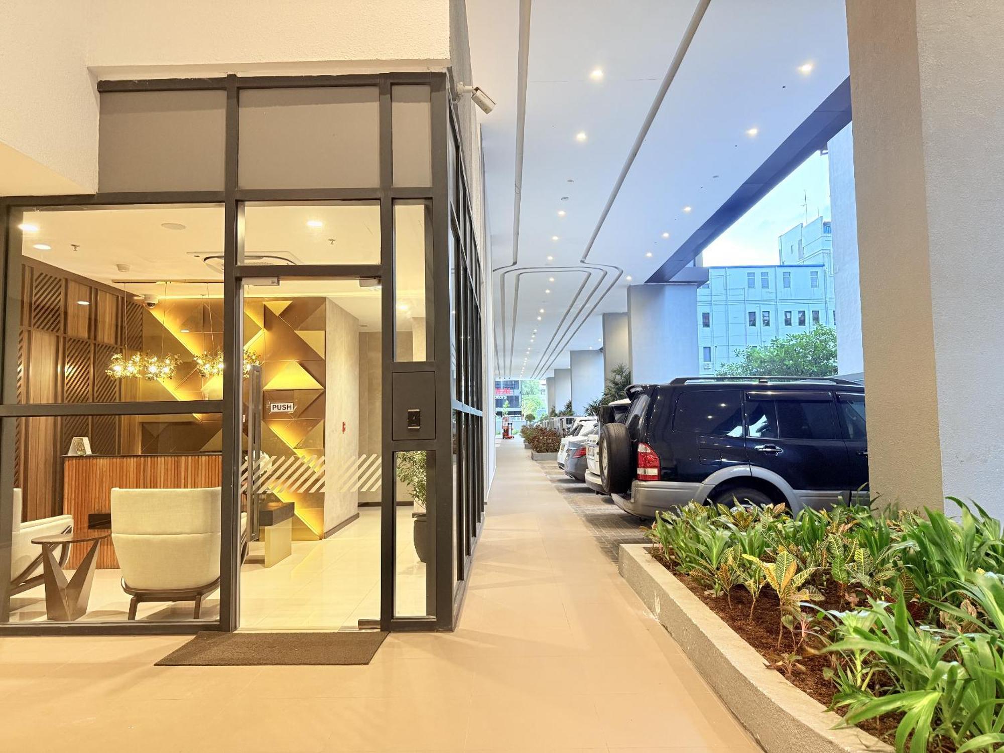 Apartment Chevalra Luxury Tri-zen In - Galle-face & Lotus Tower View *