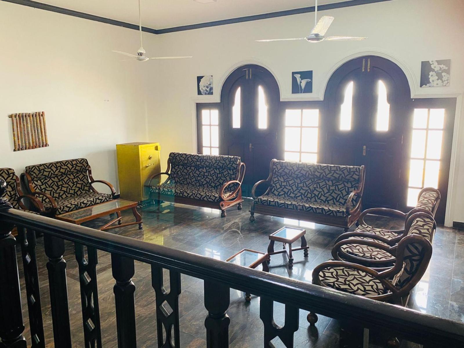 Colombo Hotel *