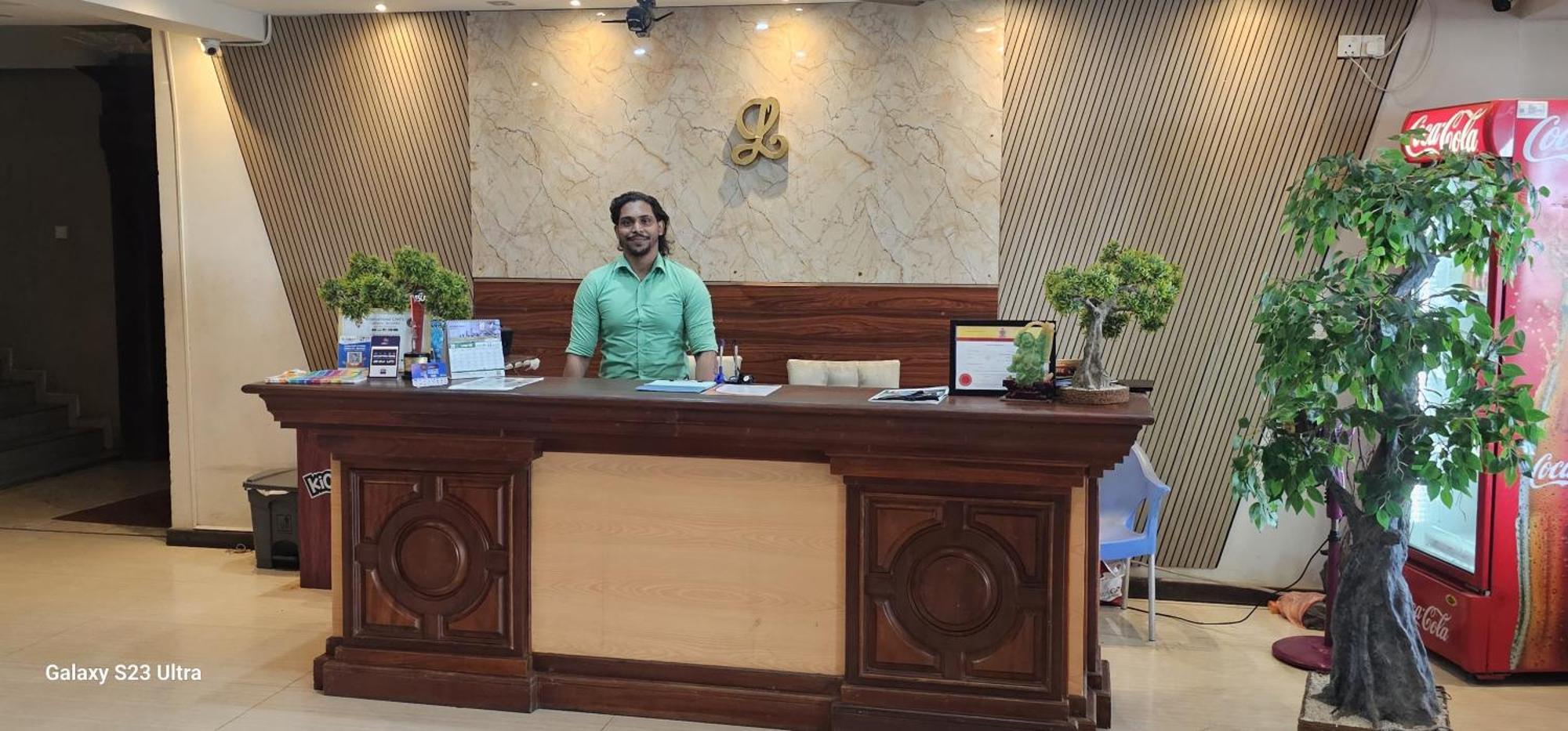 Hotel Lazaani 2*