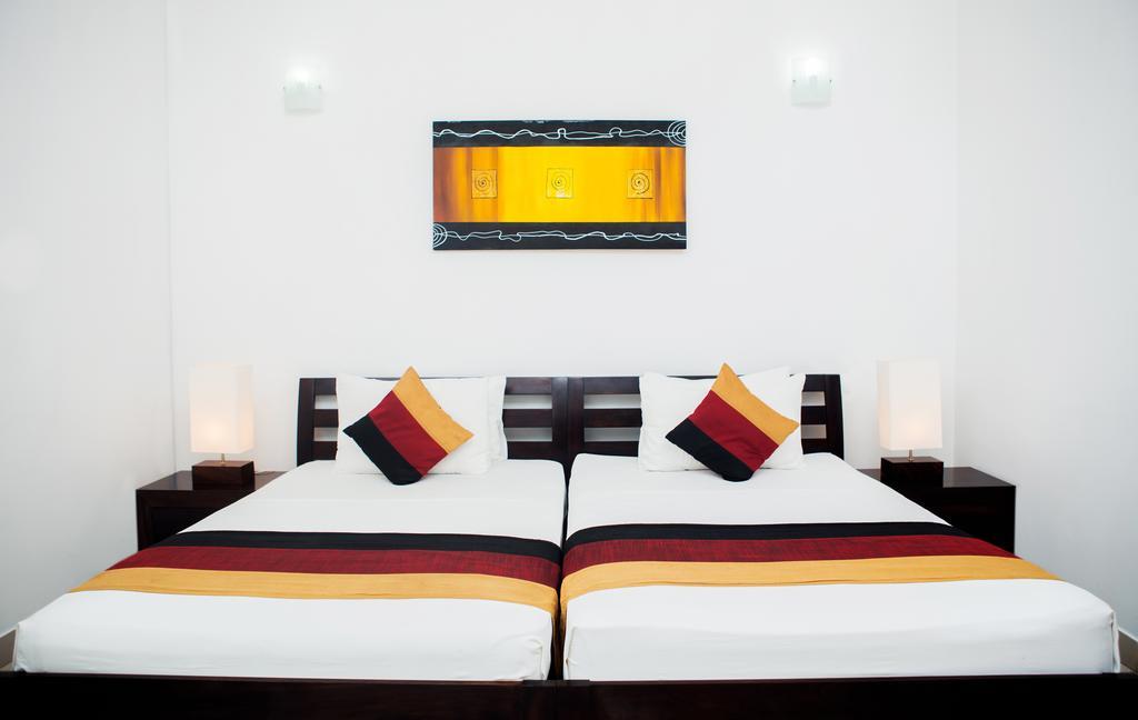 Whitehouse Residencies 3* Colombo