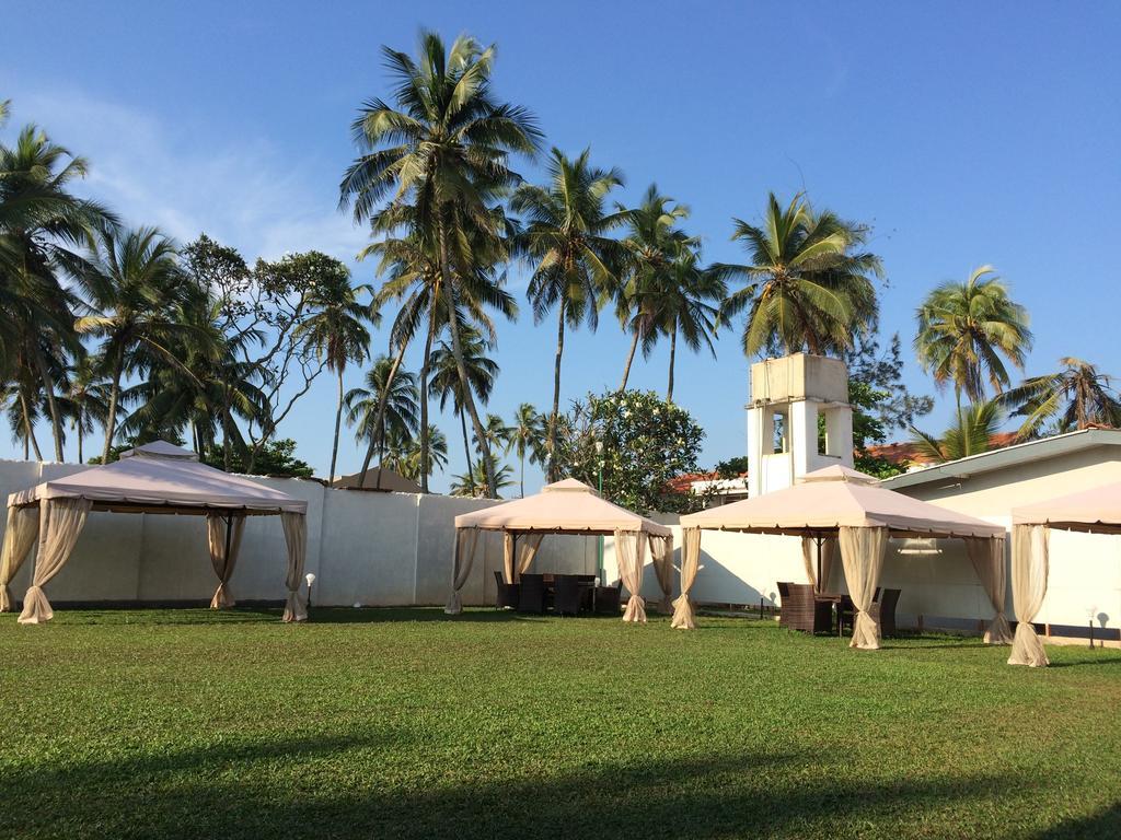 Laguna Beach Sri Lanka Villa *