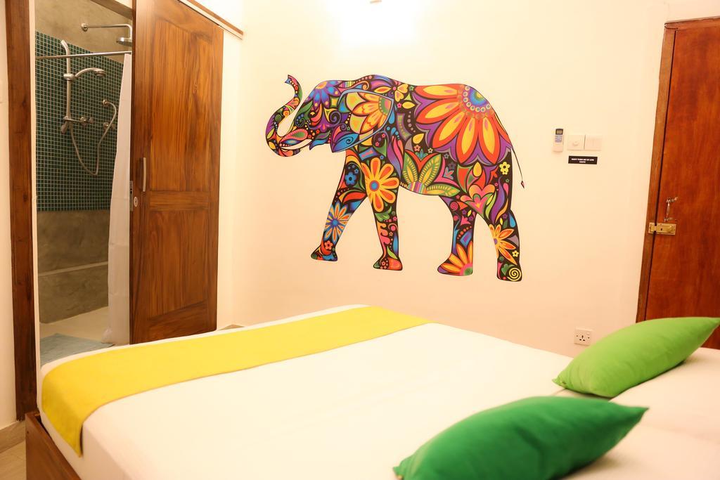 Beds - The Regent 2* Colombo