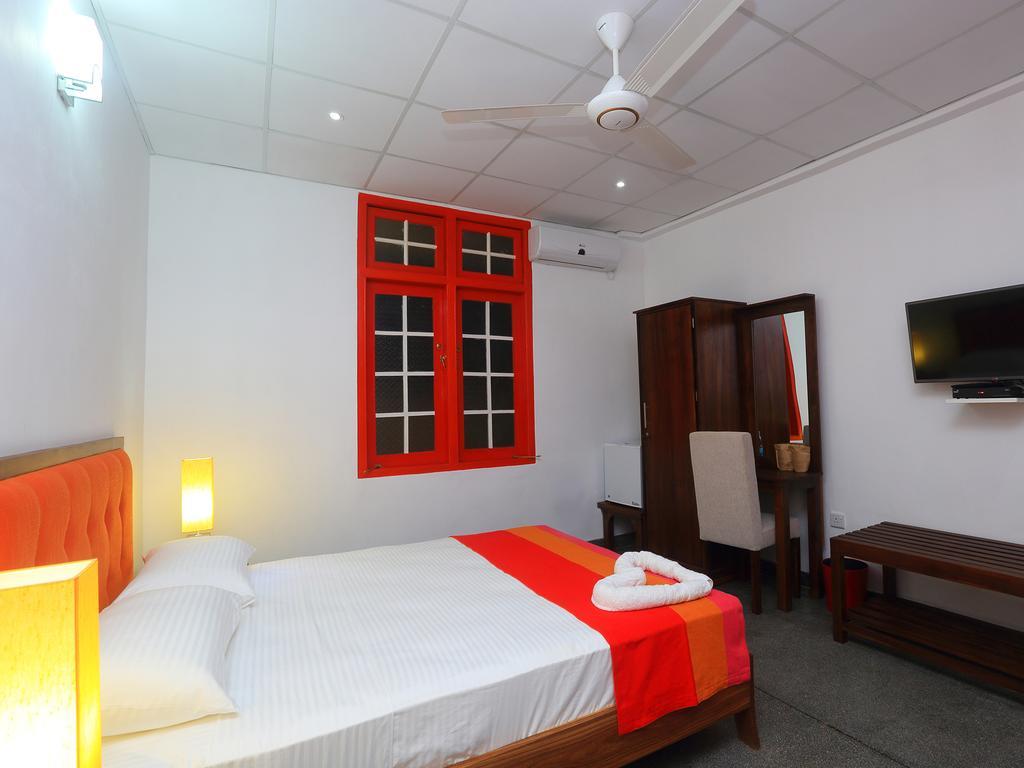 Villa Laguna Beach Sri Lanka Colombo