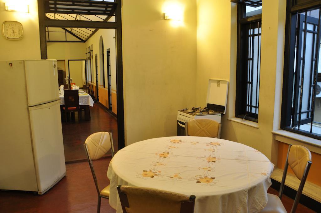 Guest house Cheriton Residencies Colombo