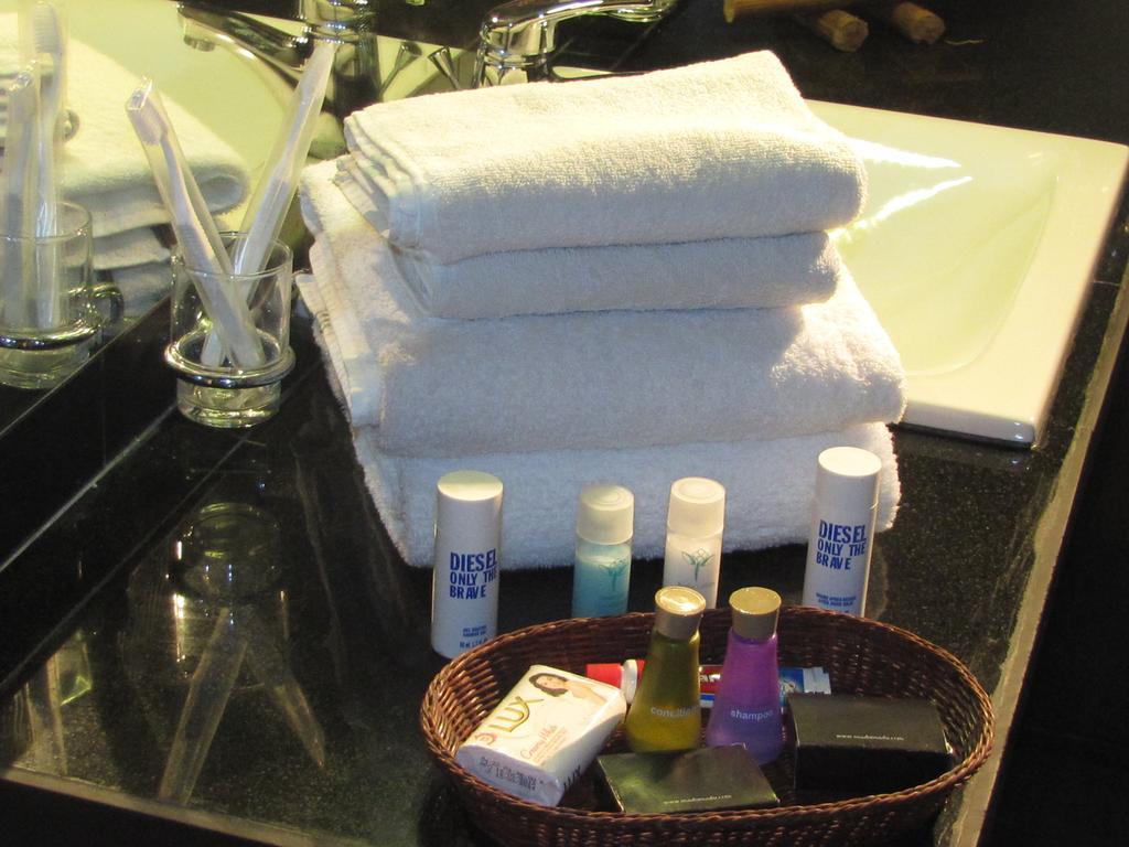 Bed & Breakfast Whitehouse Residencies Colombo