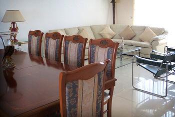 Whitehouse Residencies Bed & Breakfast 3*