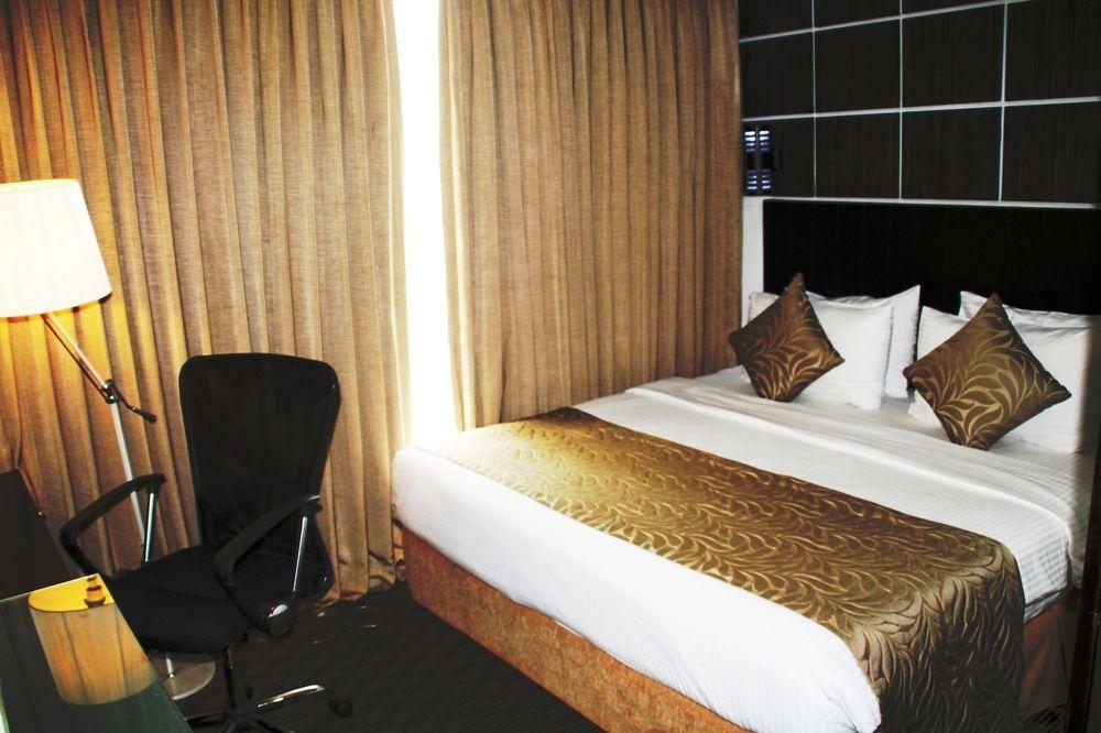 Pearl Grand 4* Colombo