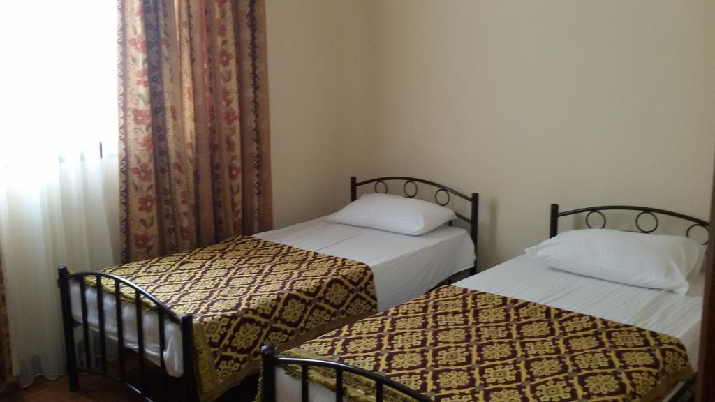Royal Park Luxury 3 Bedroom Apartment @18