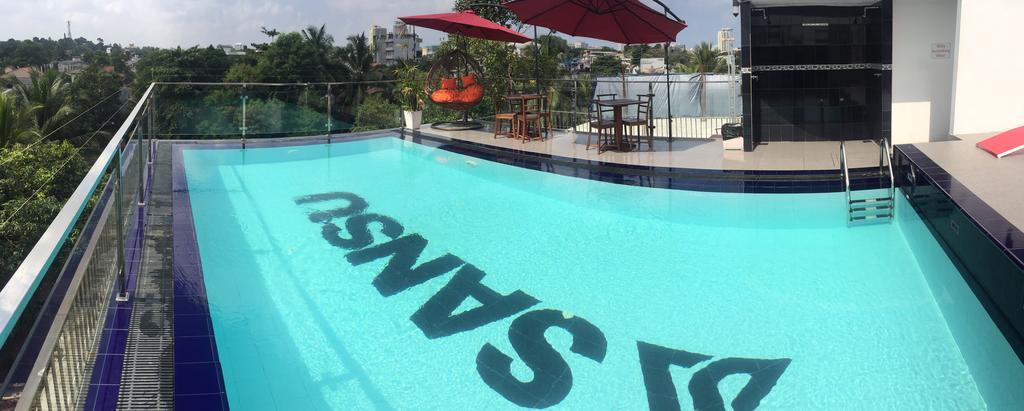Sansu Hotel *