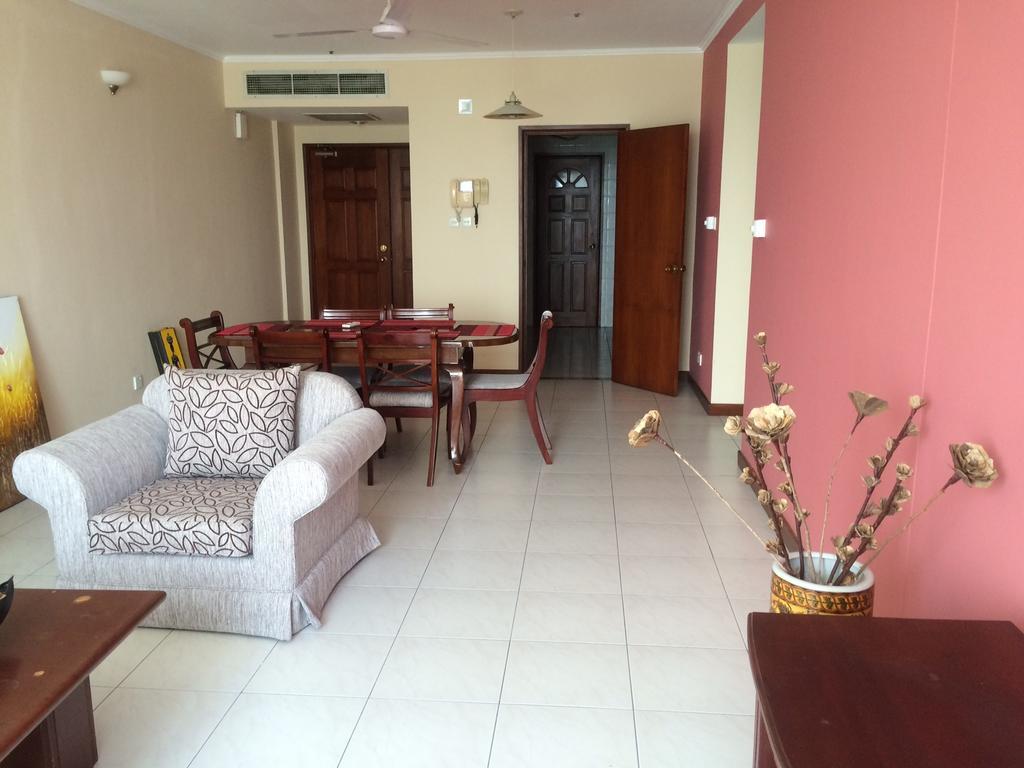 Royal Park Luxury 3 Bedroom Apartment @18 Colombo