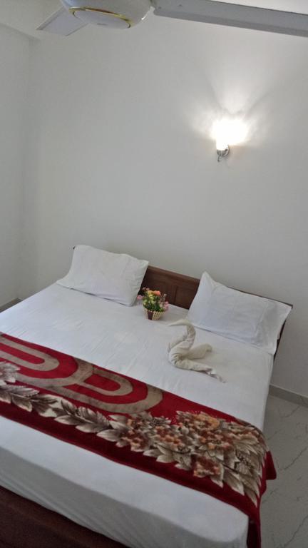 Royal Inn, Mountlaviniya Guest house