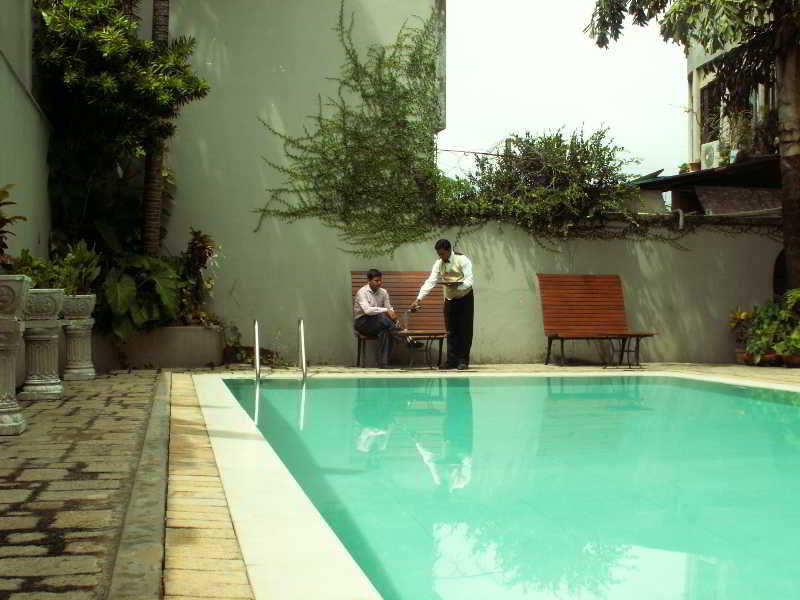 Hotel Janaki 3*