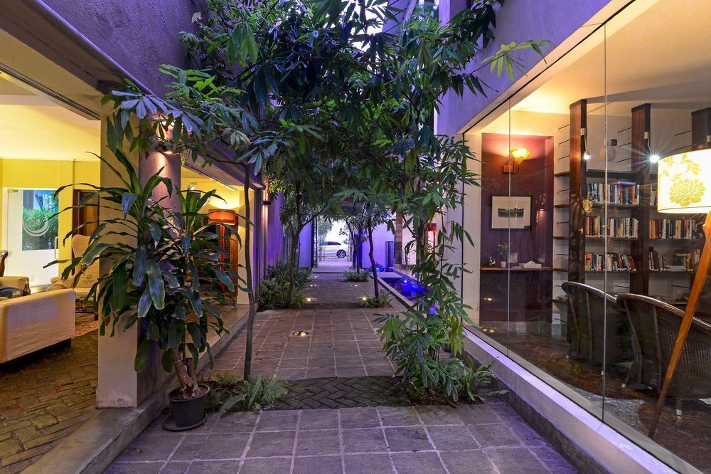 Hotel Court & Colombo