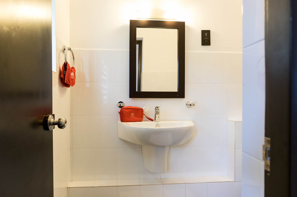 Zen Wellawatte Junction Hotel