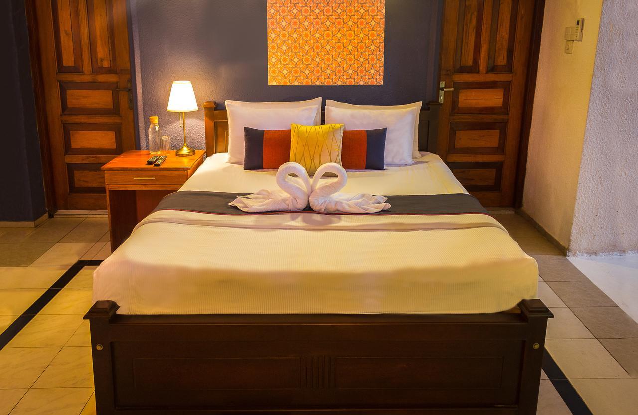 Marine Six Hotel 3*