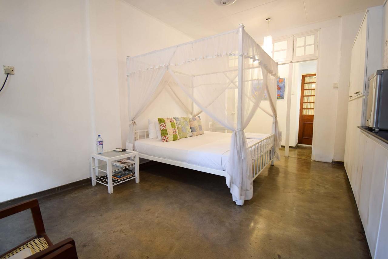 Yoho Charming White Casa de hóspedes Colombo