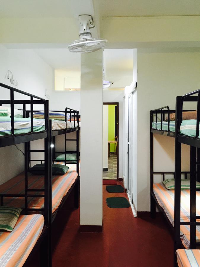 Downtown Monkey Backpackers Albergue Colombo