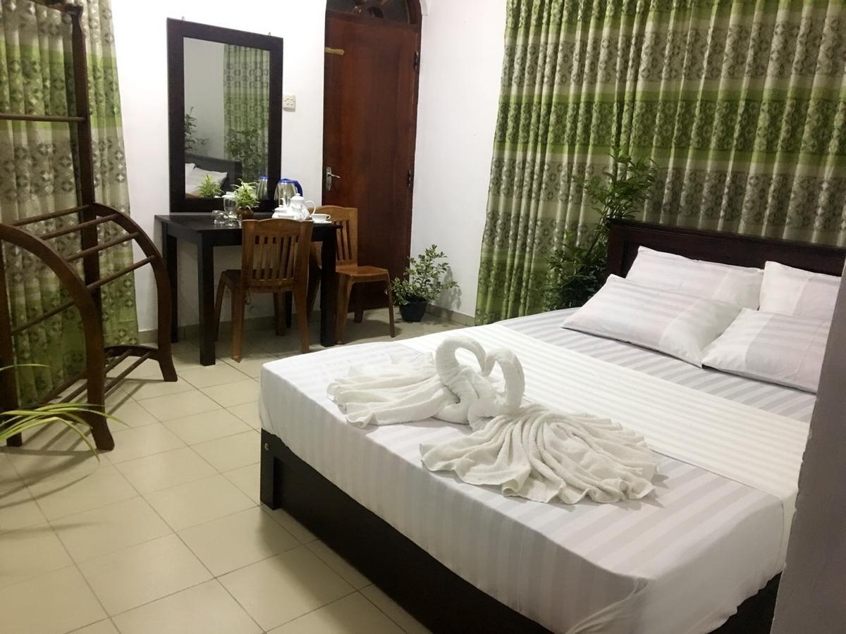 Relax On - Kollupitiya Hotel *