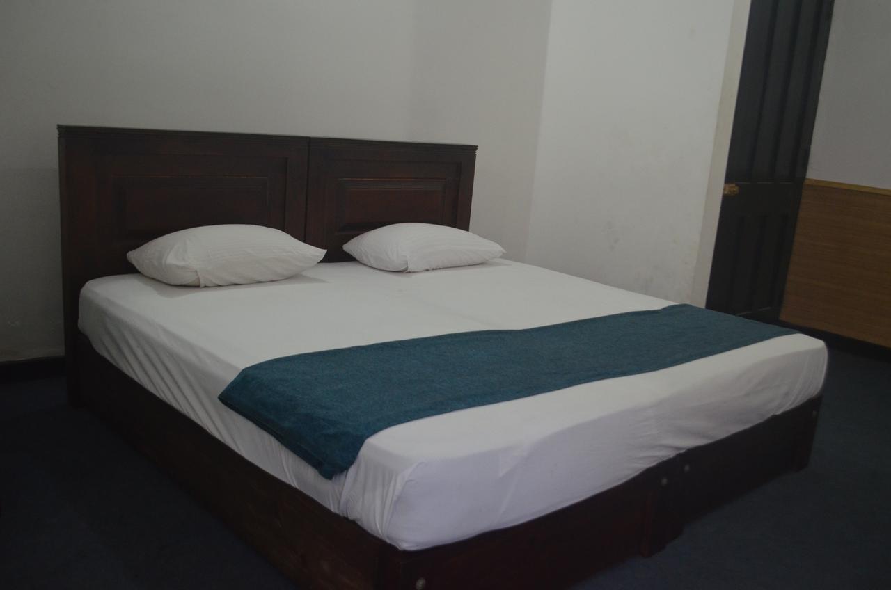 Yoho Carlwil Place Hotel
