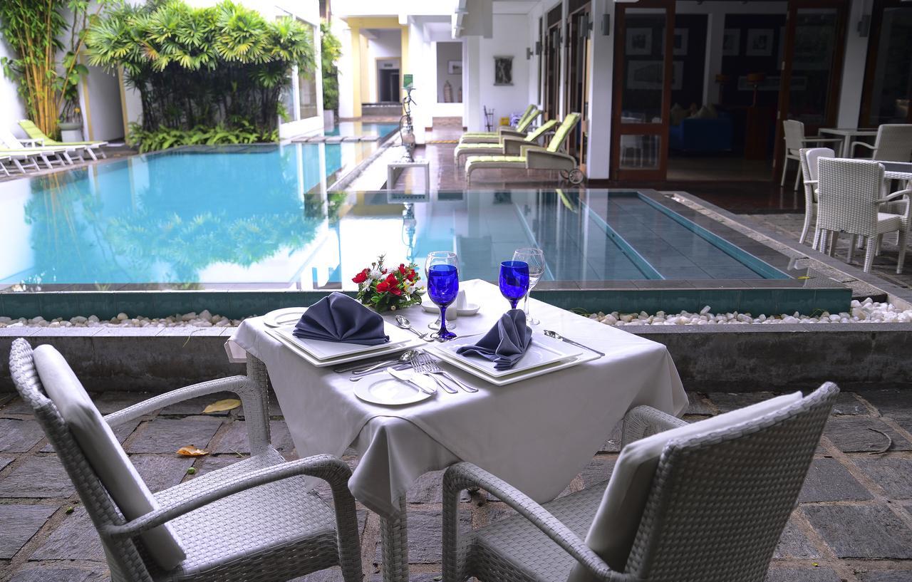 Hotel Court & 4*