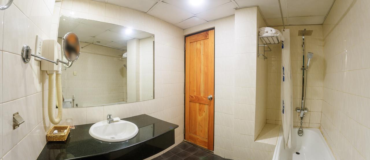 Janaki Hotel Colombo