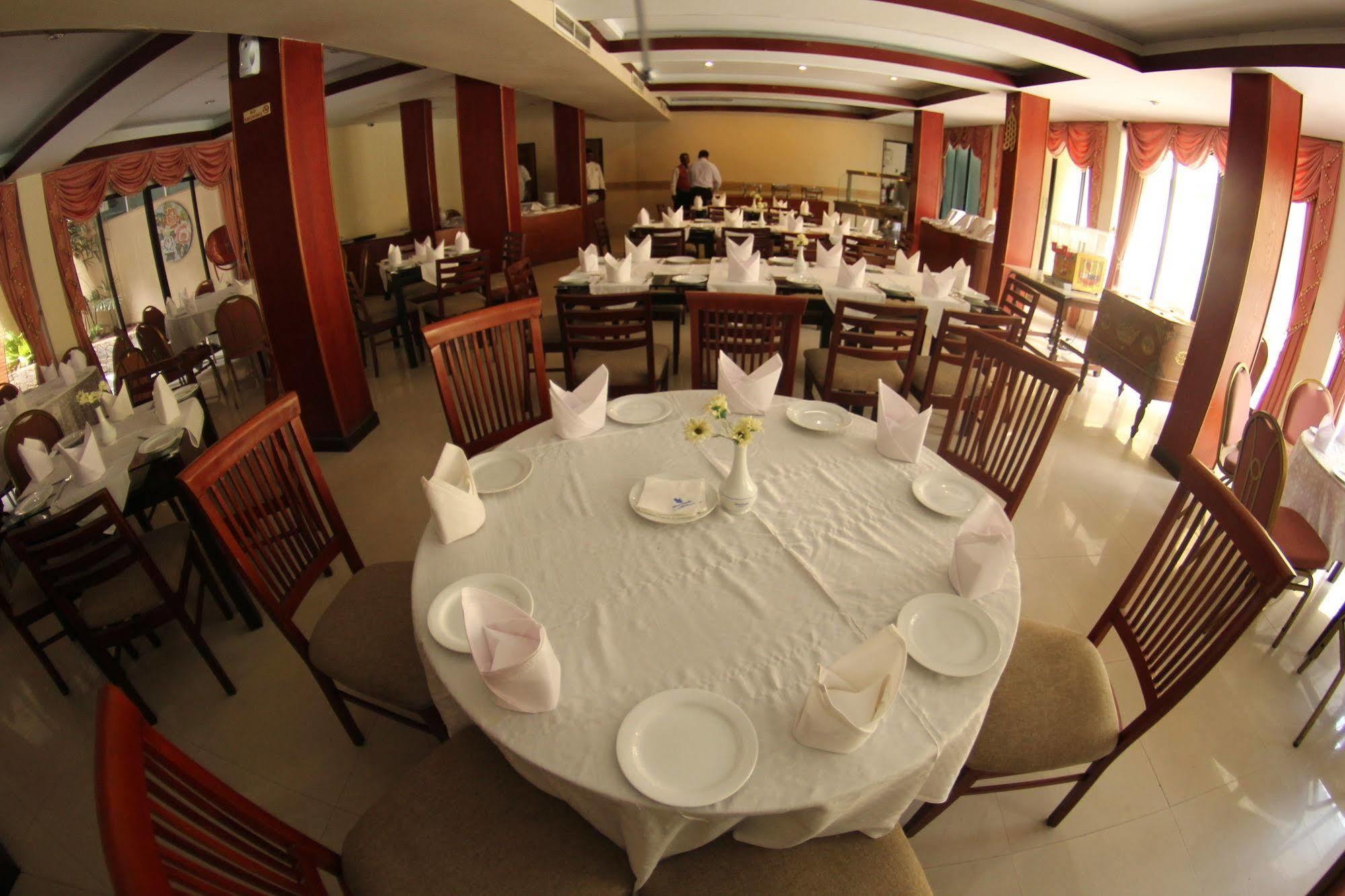 Hotel Janaki 3*