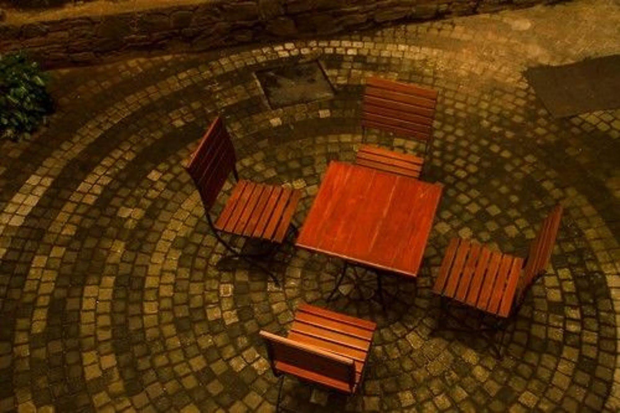 Janaki Hotel Colombo
