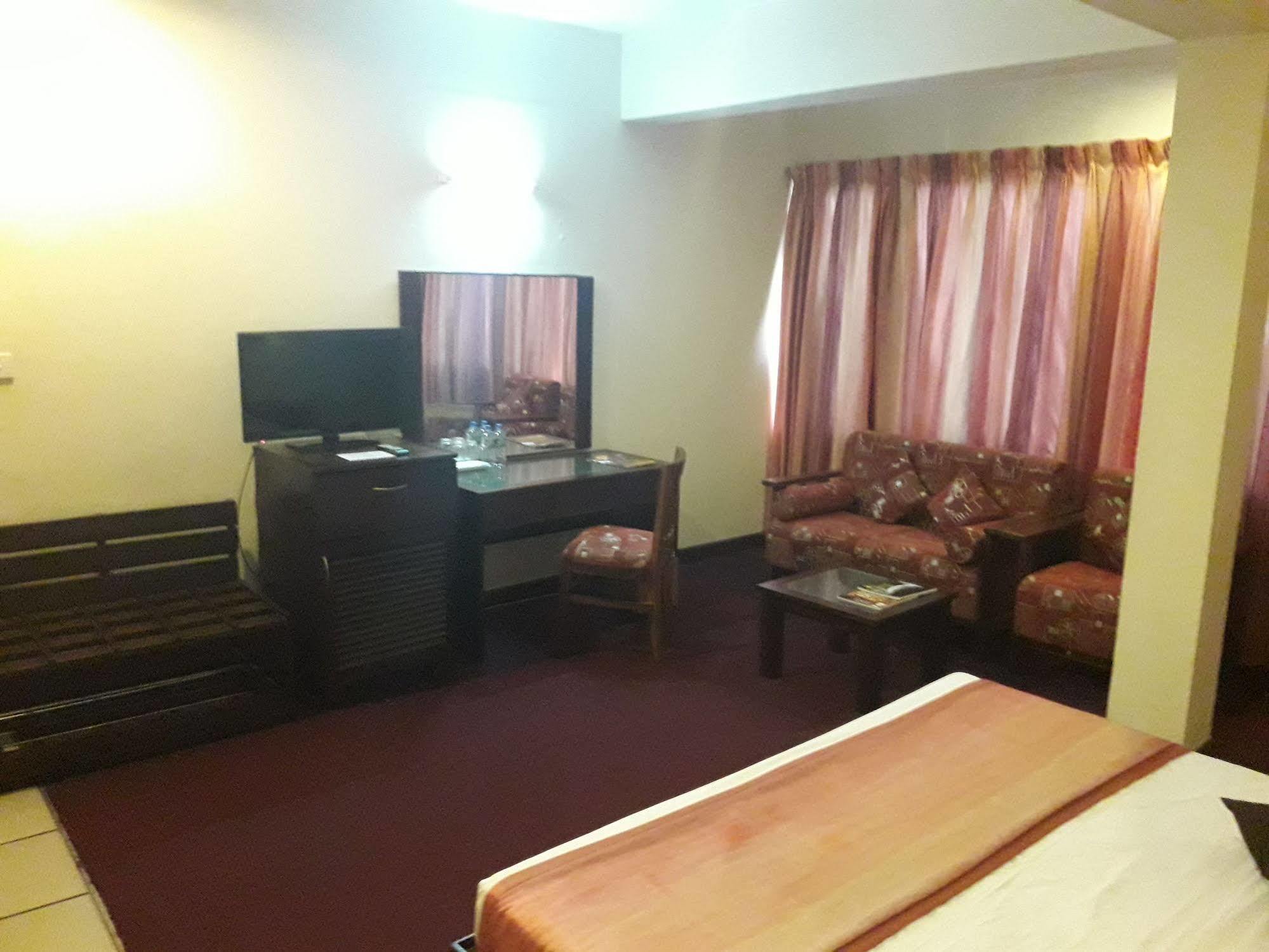 Janaki Hotel Colombo