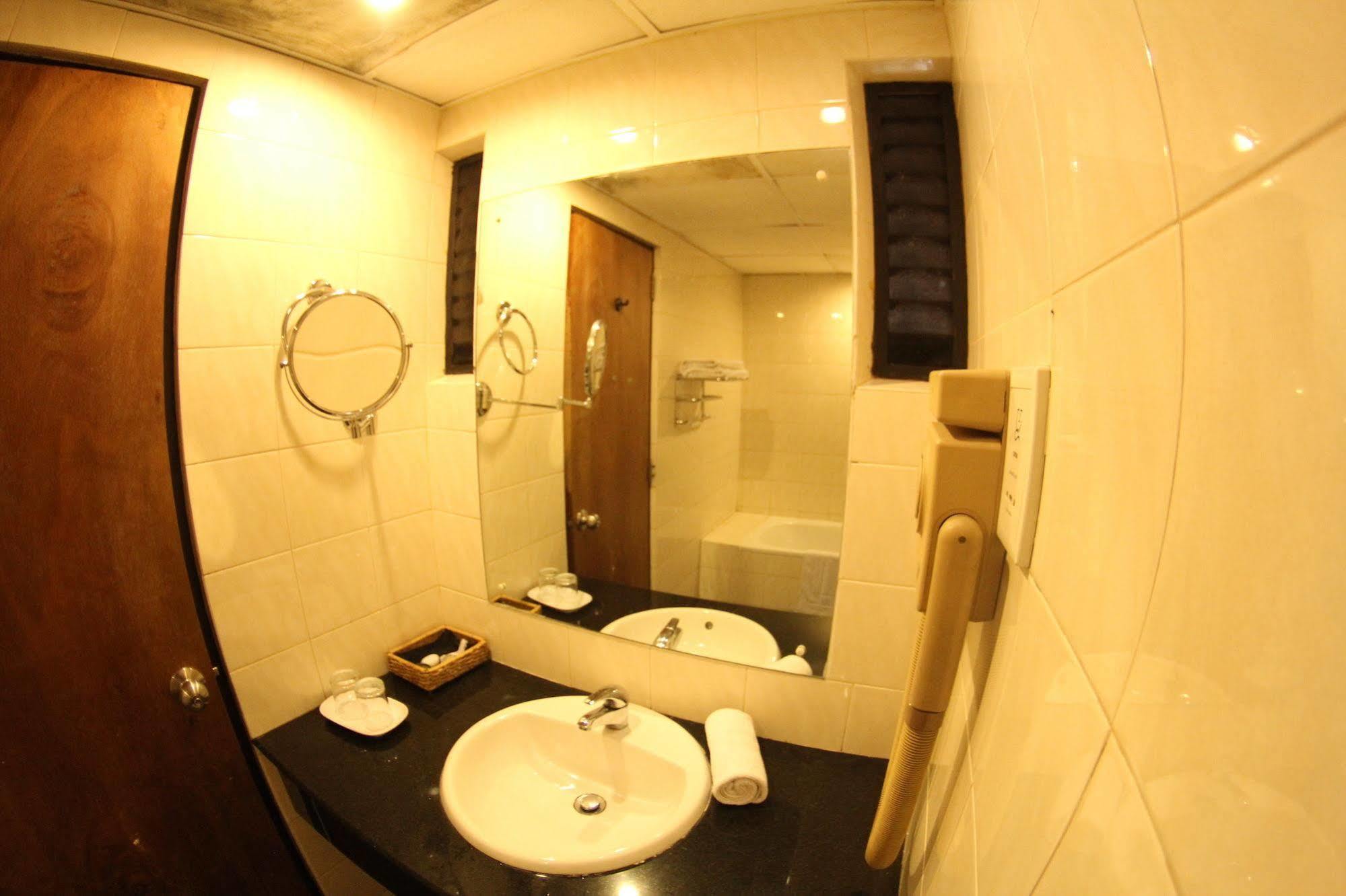 Janaki Hotel