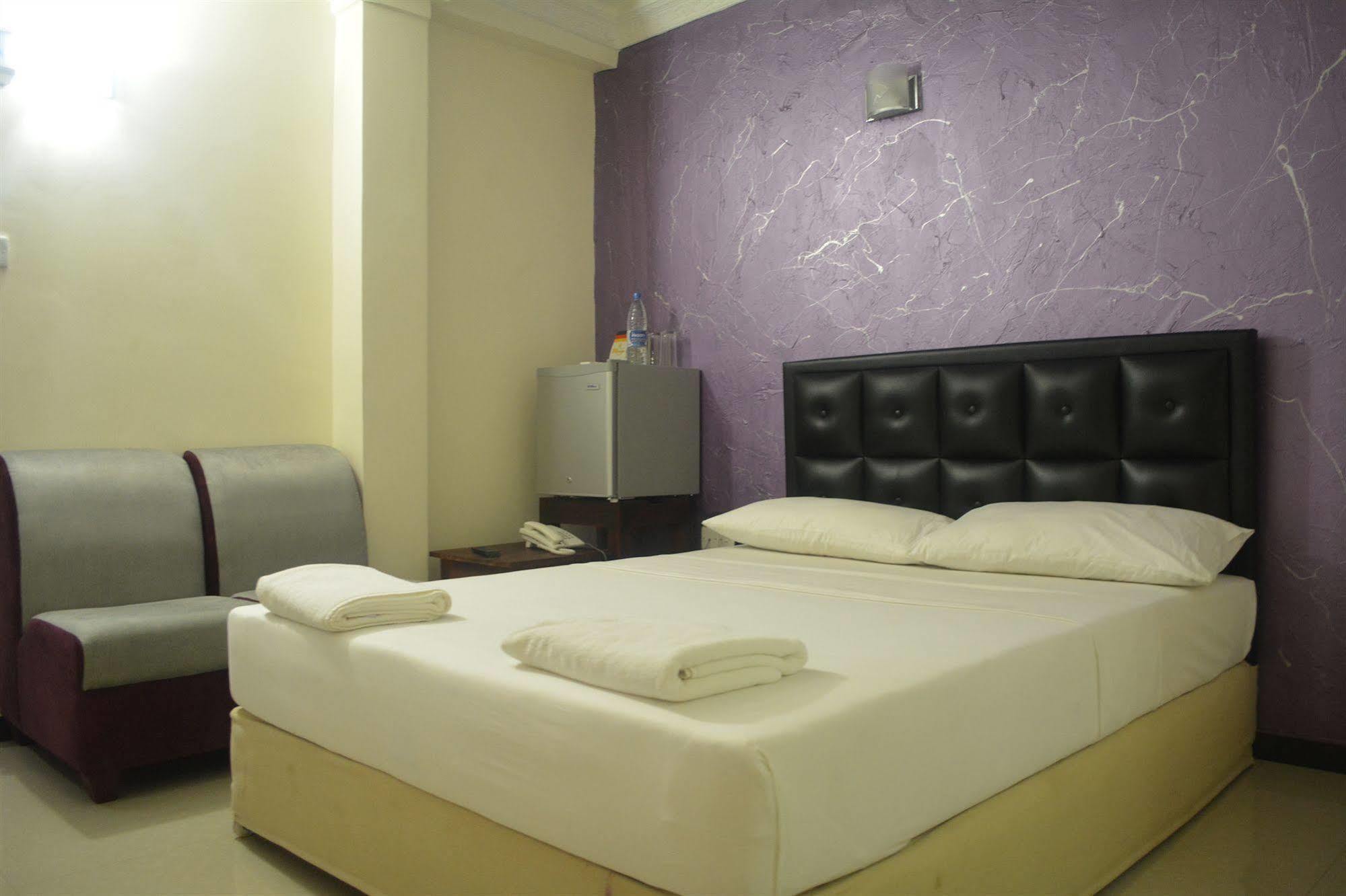 Saasha Hotel 2*