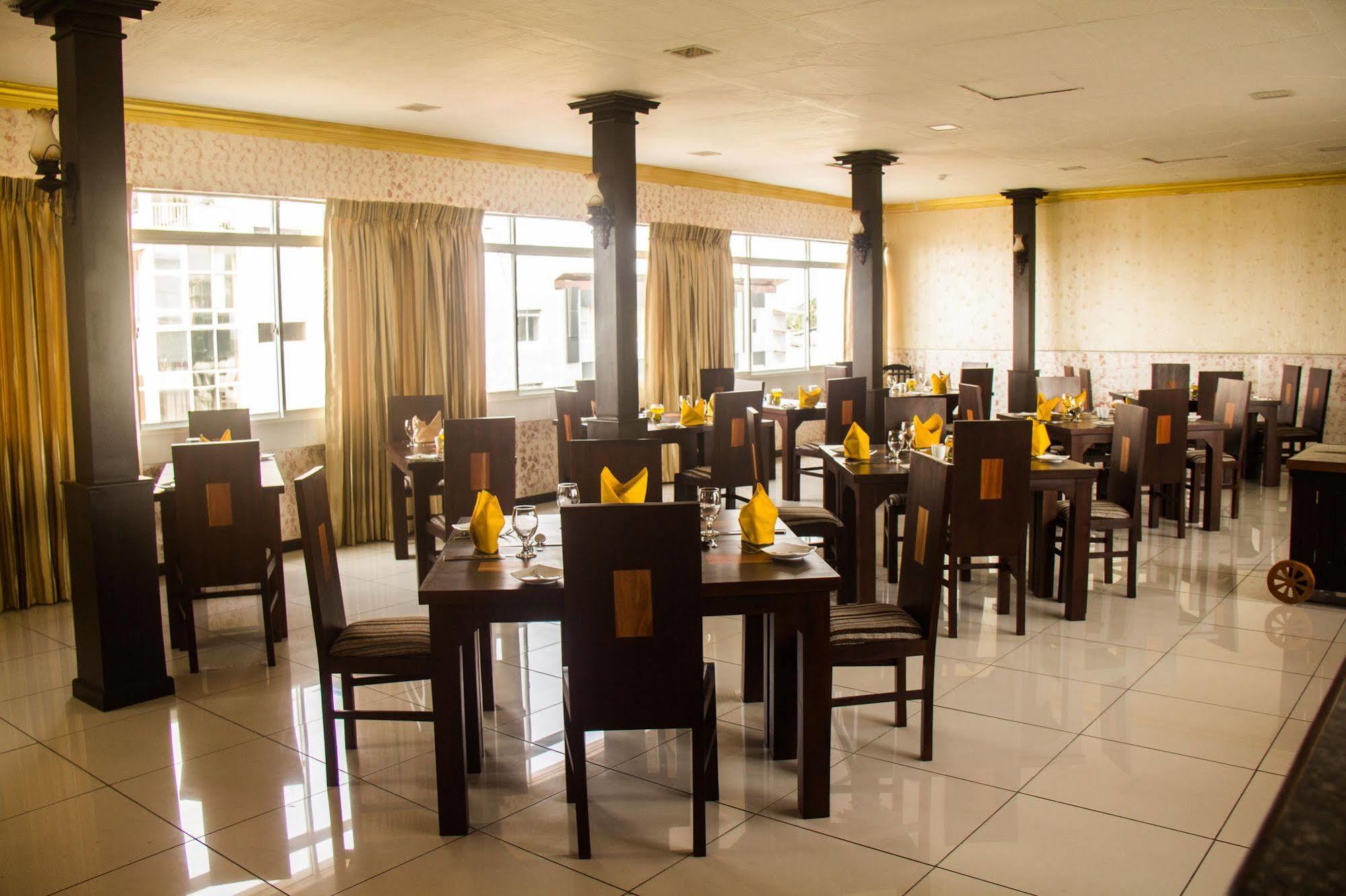 Hotel Ceylon Hotel,colombo 3*