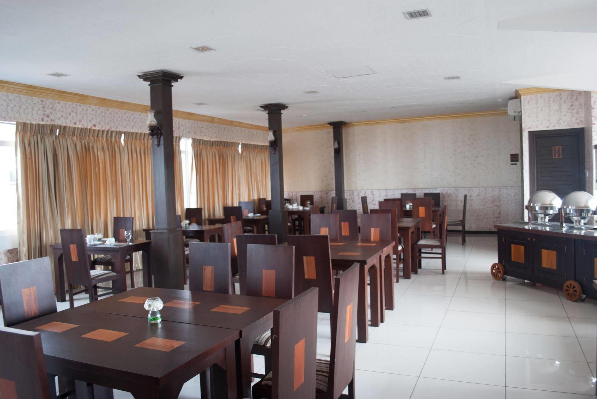 Ceylon Hotel,colombo 3* Colombo