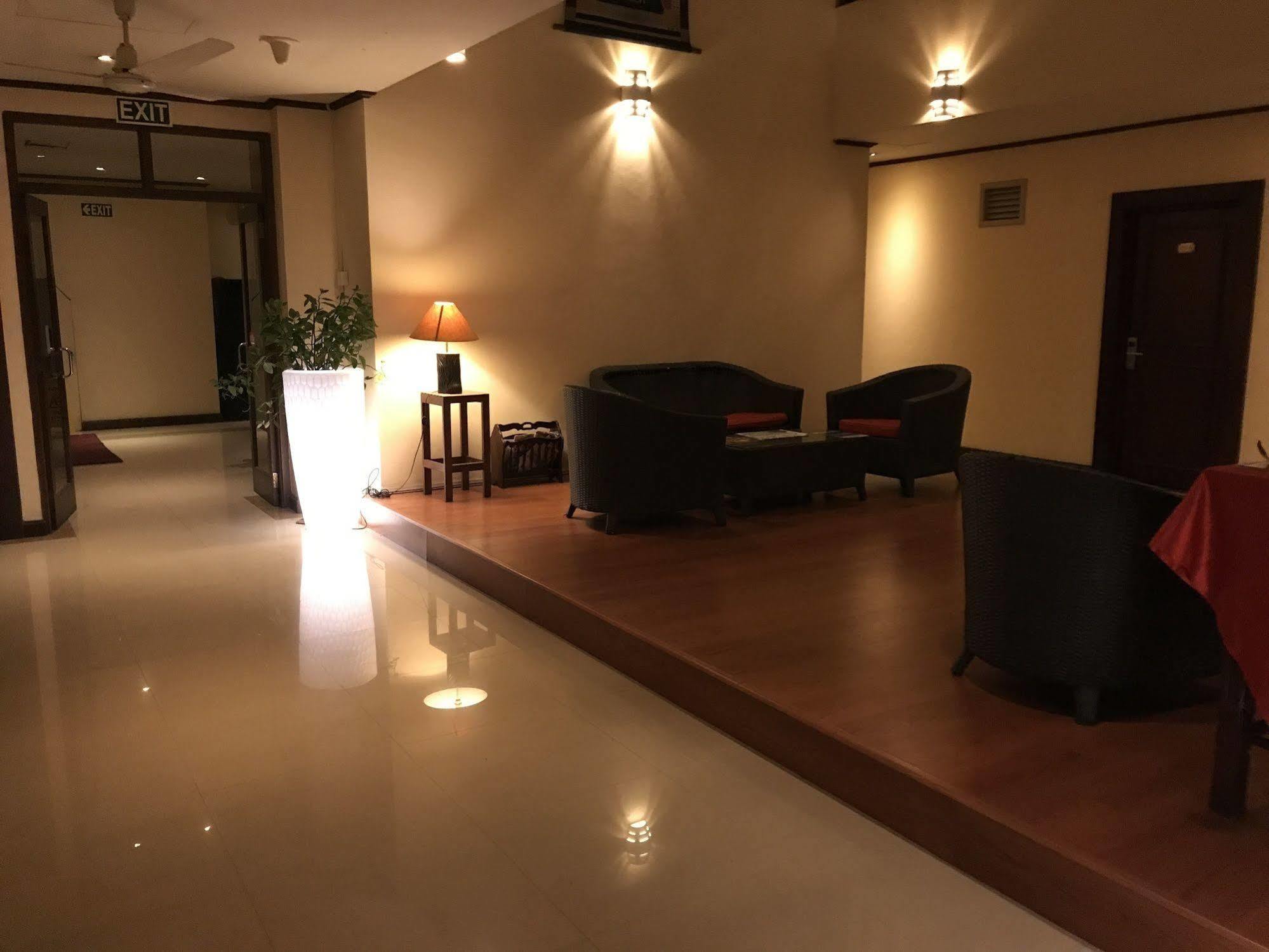 Hotel Colombo City Hotels 3*