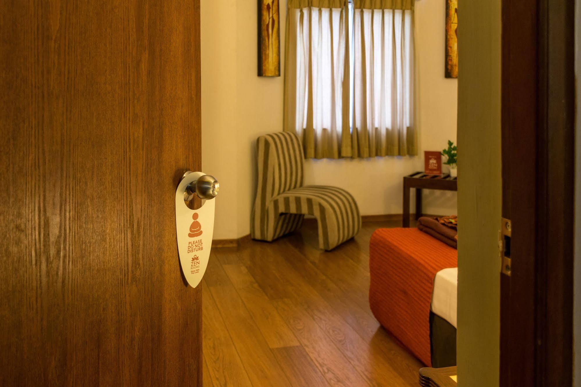 Zen Nawala Junction Hotel 3*