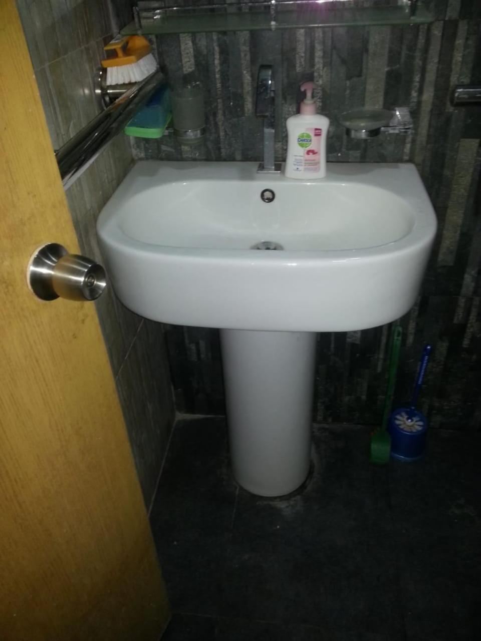 Apartment Manning 2br In Wellawatta With Ac *
