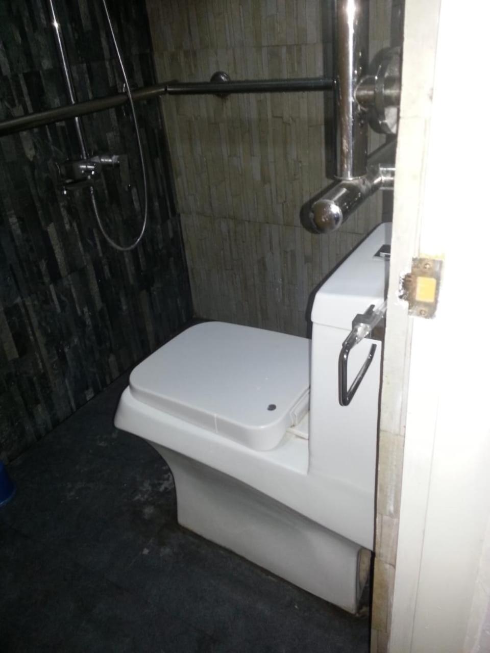 Manning 2br In Wellawatta With Ac * Colombo
