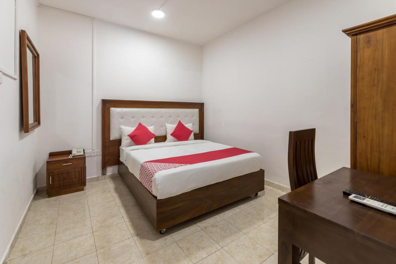 Hotel Oyo 102 Metro Marine Drive 2*