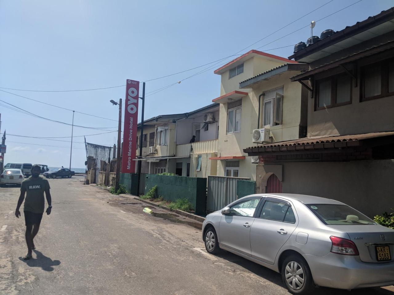 Oyo 102 Metro Marine Drive