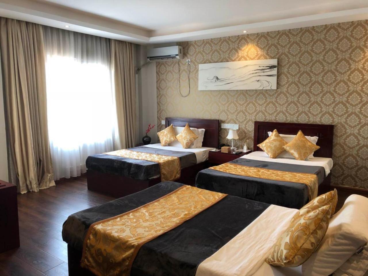 Hotel China Manor & Restaurant