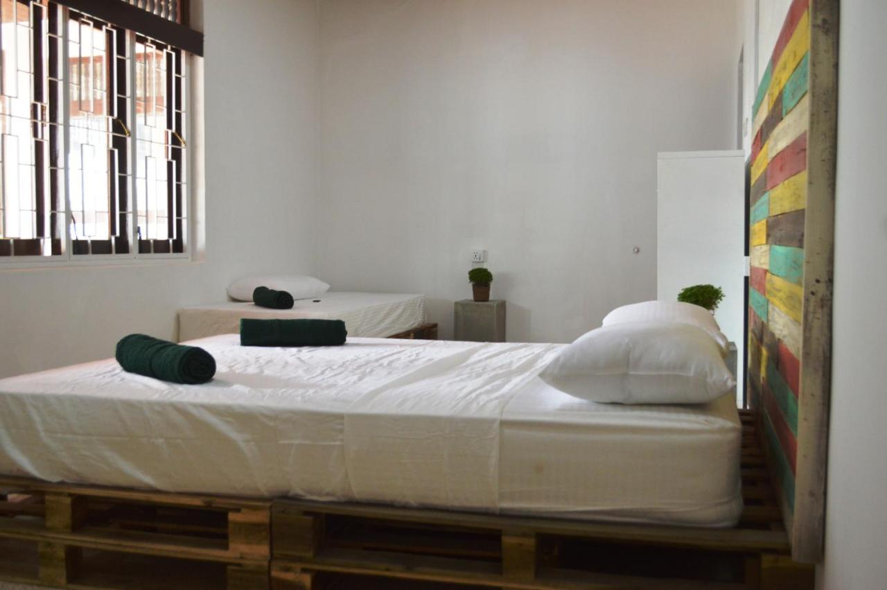 Groove House Hostels *