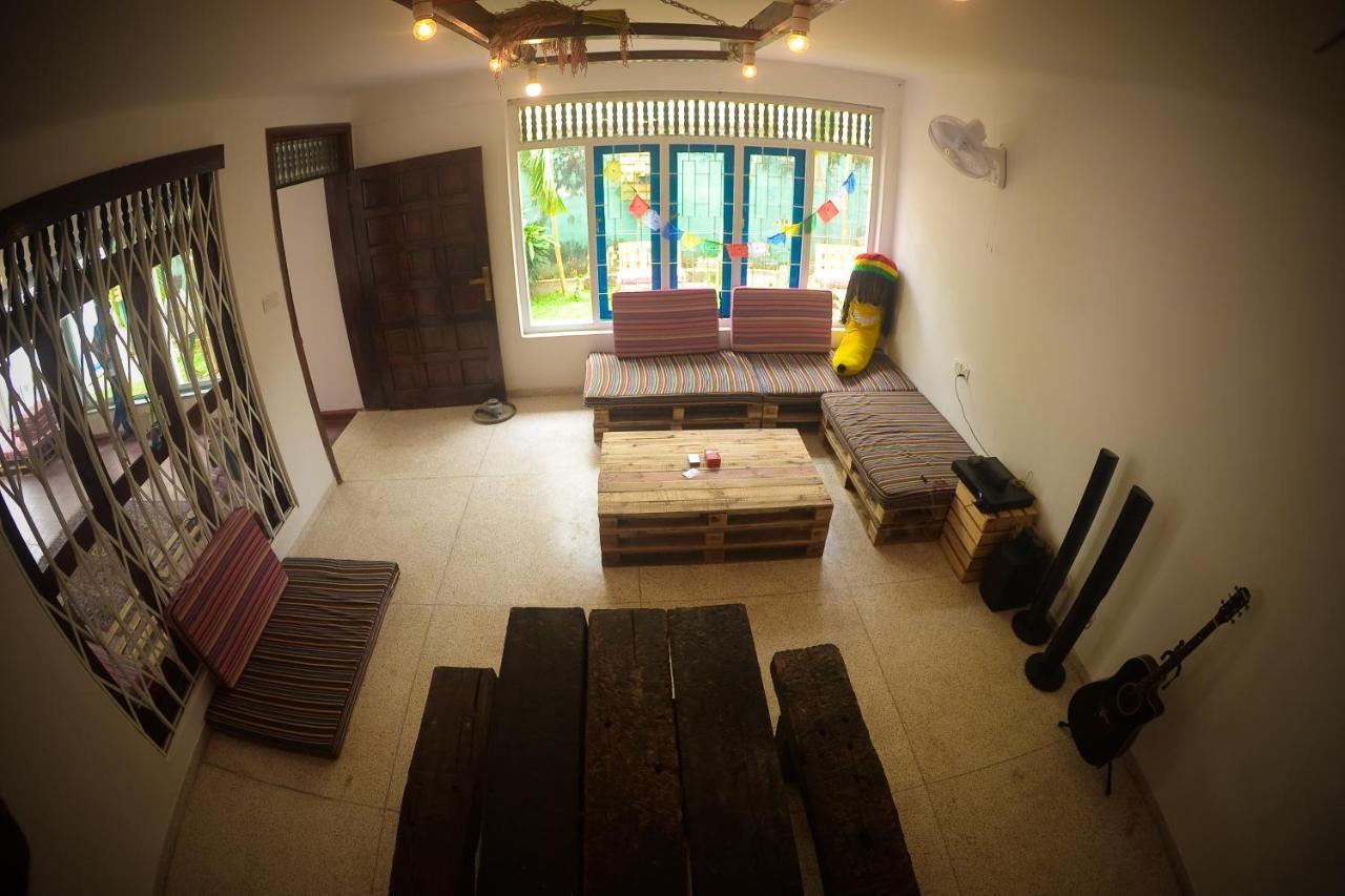 Groove House Hostels *